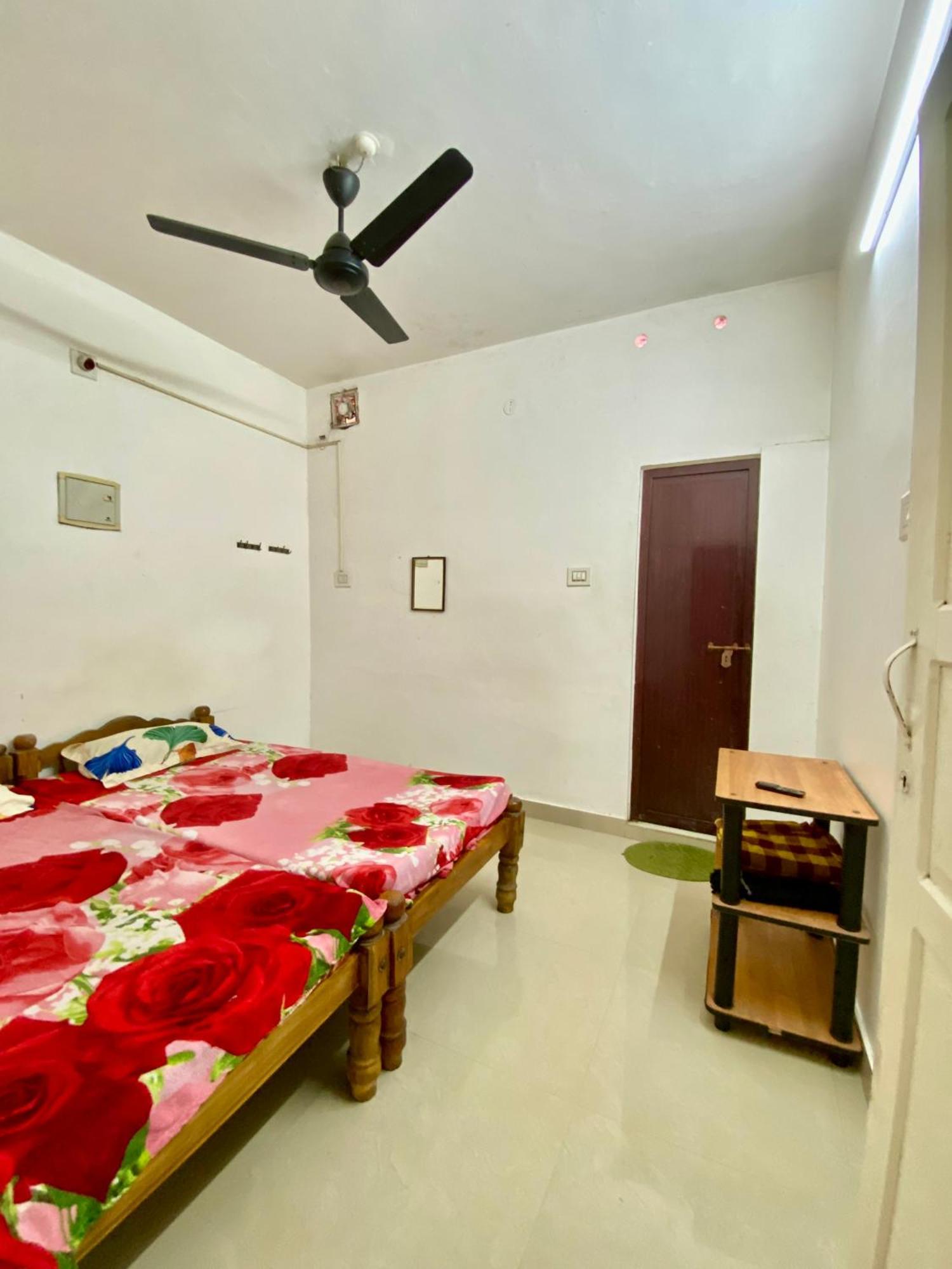 Rajatheeram Beach Homestay & Backwater Cruise Alleppey Alappuzha Buitenkant foto